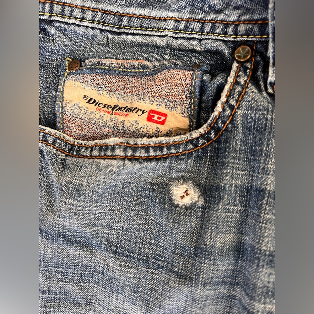 *AUTHENTIC Men's DIESEL @ LARKEE BOOTCUT BUTTON Blue Denim Jeans 30x30 RN 93243